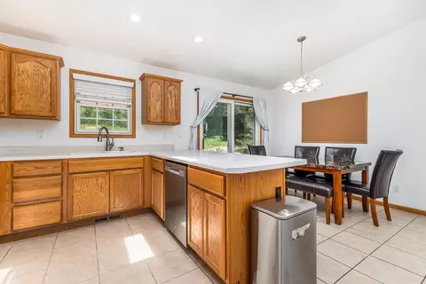 2093 Bald Eagle Ct, Dubuque, IA 52001 photo 7