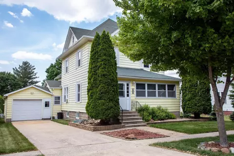 304 SW 1st St, Tripoli, IA 50676