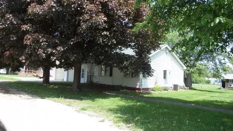 512 Grand St, Gladbrook, IA 50635