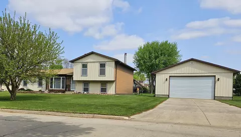 525 W Garfield St, New Hampton, IA 50659
