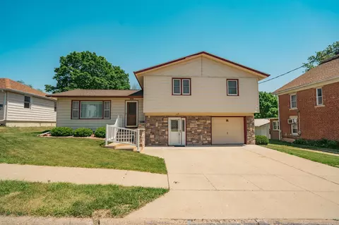 102 N Anderson St, Monona, IA 52159