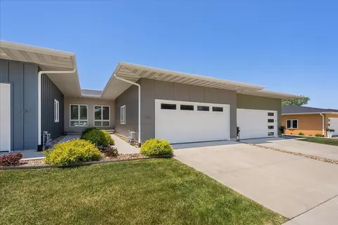 4315 Callum Ct, Cedar Falls, IA 50613