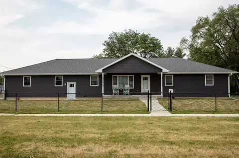 1104 W Charles, Oelwein, IA 50662