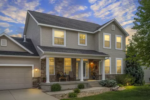 1628 Quail Ridge Rd, Cedar Falls, IA 50613