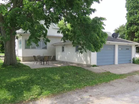208 E Broadway, Decorah, IA 52101 photo 3