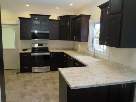 208 E Broadway, Decorah, IA 52101 photo 5