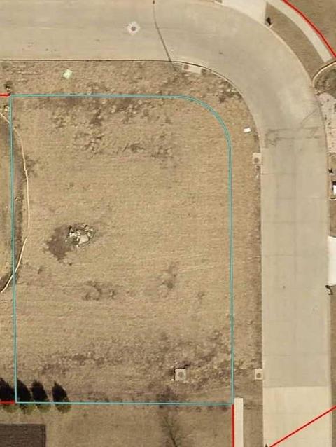 4128 Shocker Rd, Cedar Falls, IA 50613