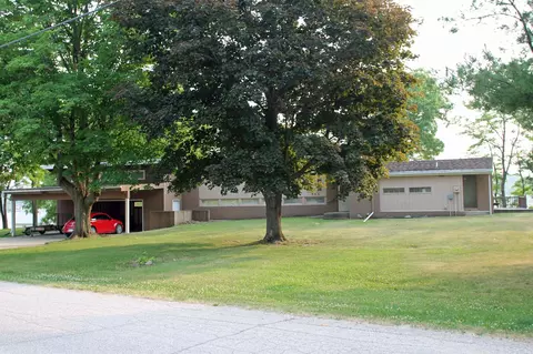 305 Lakeshore Dr, Nashua, IA 50658