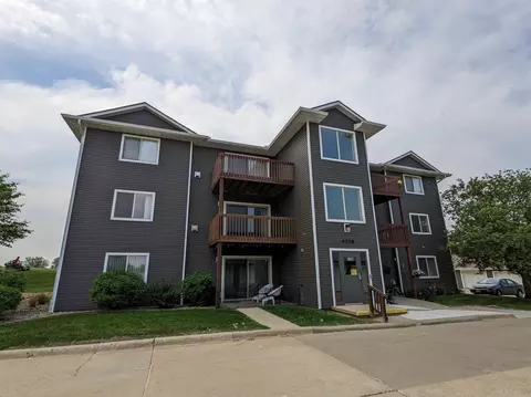 4708 Chadwick Rd #6, Cedar Falls, IA 50613