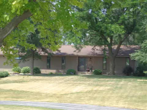 1997 Three Elms Park Rd, Independence, IA 50644