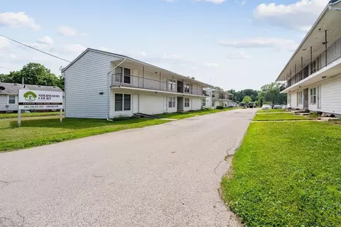120-125 130 Sherwood Ct, Waterloo, IA 50701