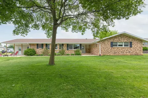 206 Oak Park, Parkersburg, IA 50665