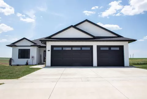 118 Harvest Ln, Shell Rock, IA 50670