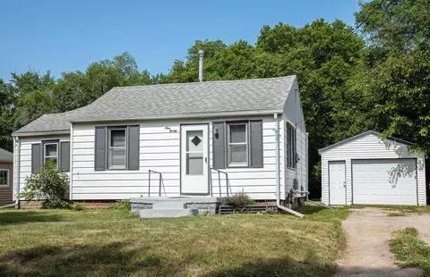 920 Jones Rd, Evansdale, IA 50707