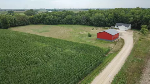 7500 Indian Creek Rd, Jesup, IA 50648