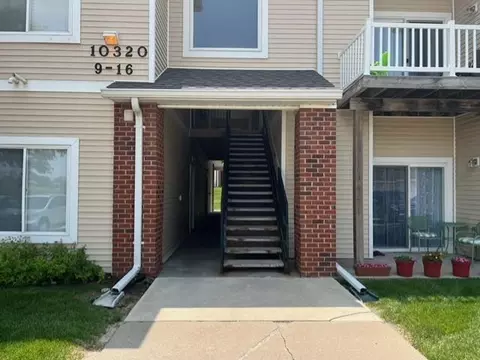 10320 Norfolk 12 Dr #12, Johnston, IA 50131