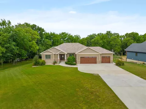 1029 Harbor Ridge Rd, Nashua, IA 50658