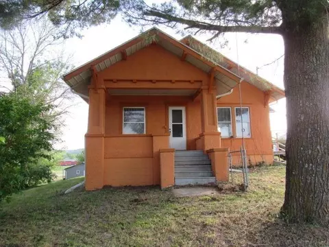 31921 Elk Ave, Elkader, IA 52043