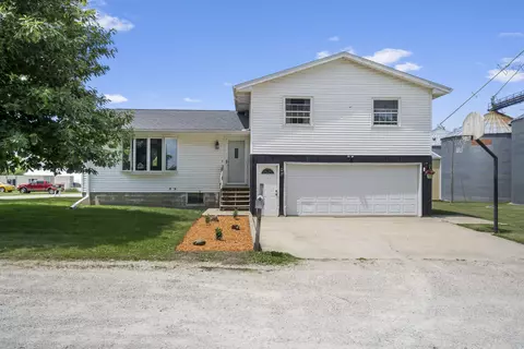 1258 Burns St, Reinbeck, IA 50669