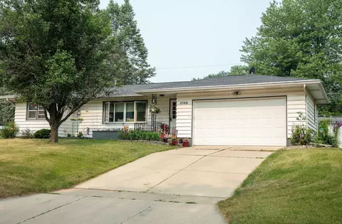 2566 Saratoga Dr, Waterloo, IA 50702