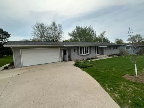 1502 Locust Rd, Decorah, IA 52101