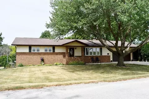 726 8th Ave N E, Oelwein, IA 50662