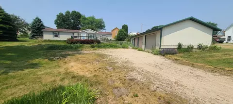 206 E Main St, Luana, IA 52156