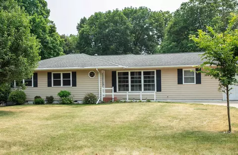 504 NE 3rd Ave, Waverly, IA 50677