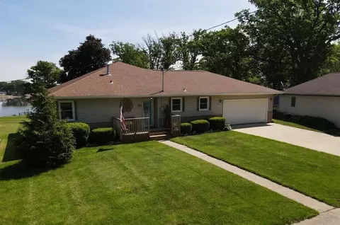 10 Chestnut St, Nashua, IA 50658