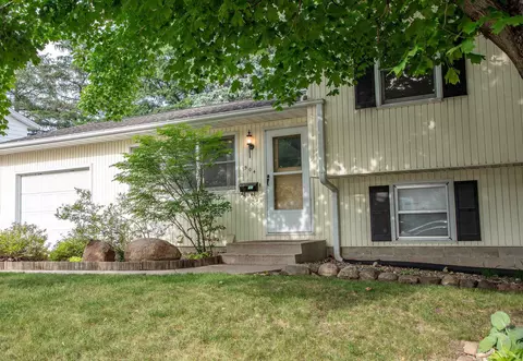 904 NW 5th St, Waverly, IA 50677