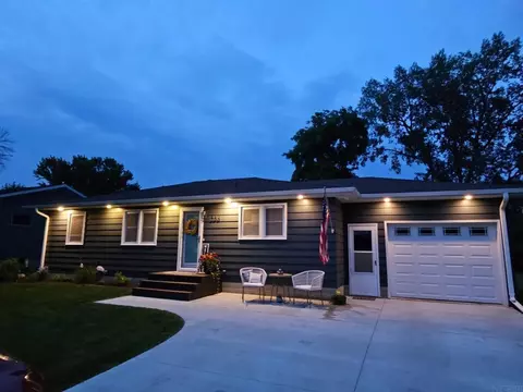 238 S Broadway Ave, New Hampton, IA 50659