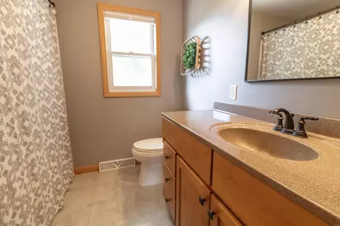 409 5th St, Readlyn, IA 50668 photo 18