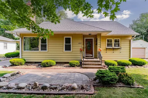 1404 Madison St, Cedar Falls, IA 50613