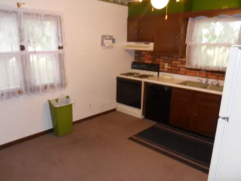 650 Maxwell St, Waterloo, IA 50701 photo 4
