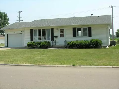 1232 Oak St, Osage, IA 50461