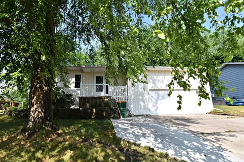 711 9th Ave S E, Independence, IA 50644