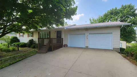 411 South St, Arlington, IA 50606