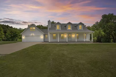 3062 114th St, Riverside, IA 52327