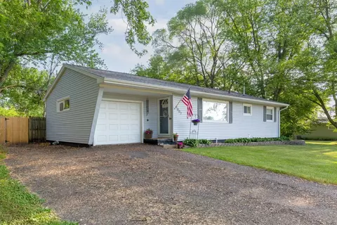 4007 Richland Dr, Waterloo, IA 50701