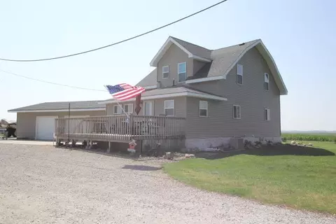 1635 E Ave, Gladbrook, IA 50635
