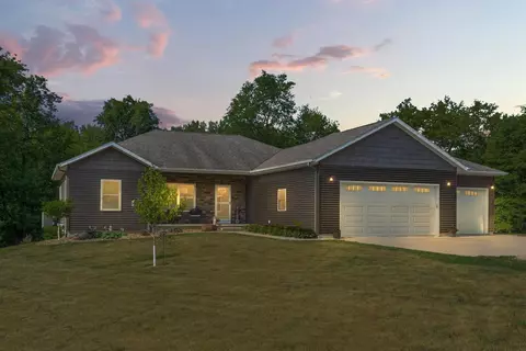1112 SE 6th Ave, Waverly, IA 50677