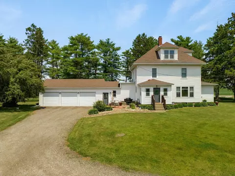 13014 Gibson Rd, Hudson, IA 50643
