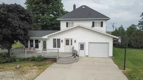 10312 N Ave, Parkersburg, IA 50665