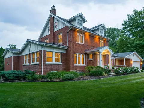 2410 Greenwood Ave, Cedar Falls, IA 50613