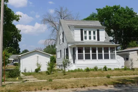 1701 Owen St, Charles City, IA 50616