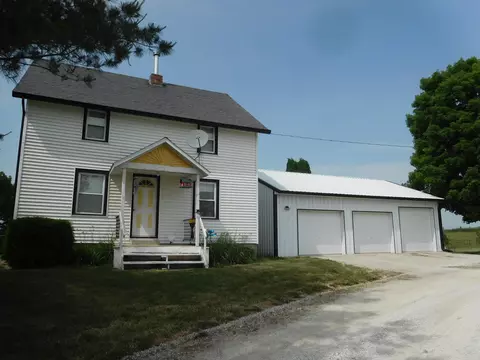 3190 St Hwy 9, Ridgeway, IA 52165