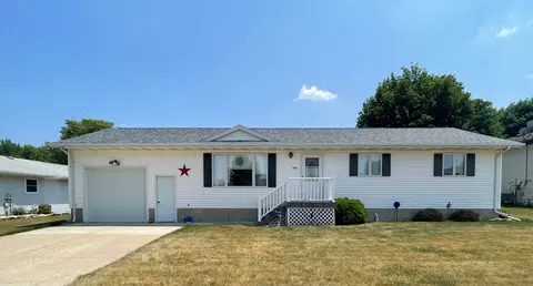 300 NW 24th St, Waverly, IA 50677