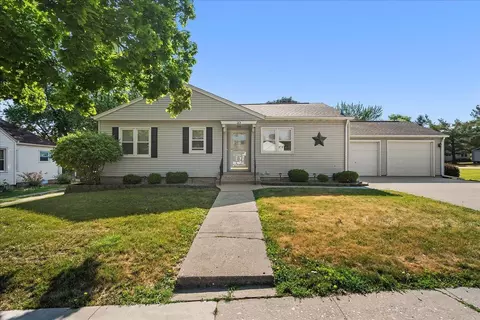 33 8th Ave SE, Oelwein, IA 50662