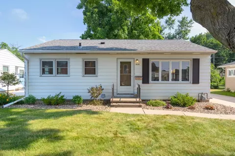 1838 Liberty Ave, Waterloo, IA 50702
