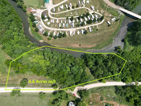 Old Sixteen Road, Waterville, IA 52170